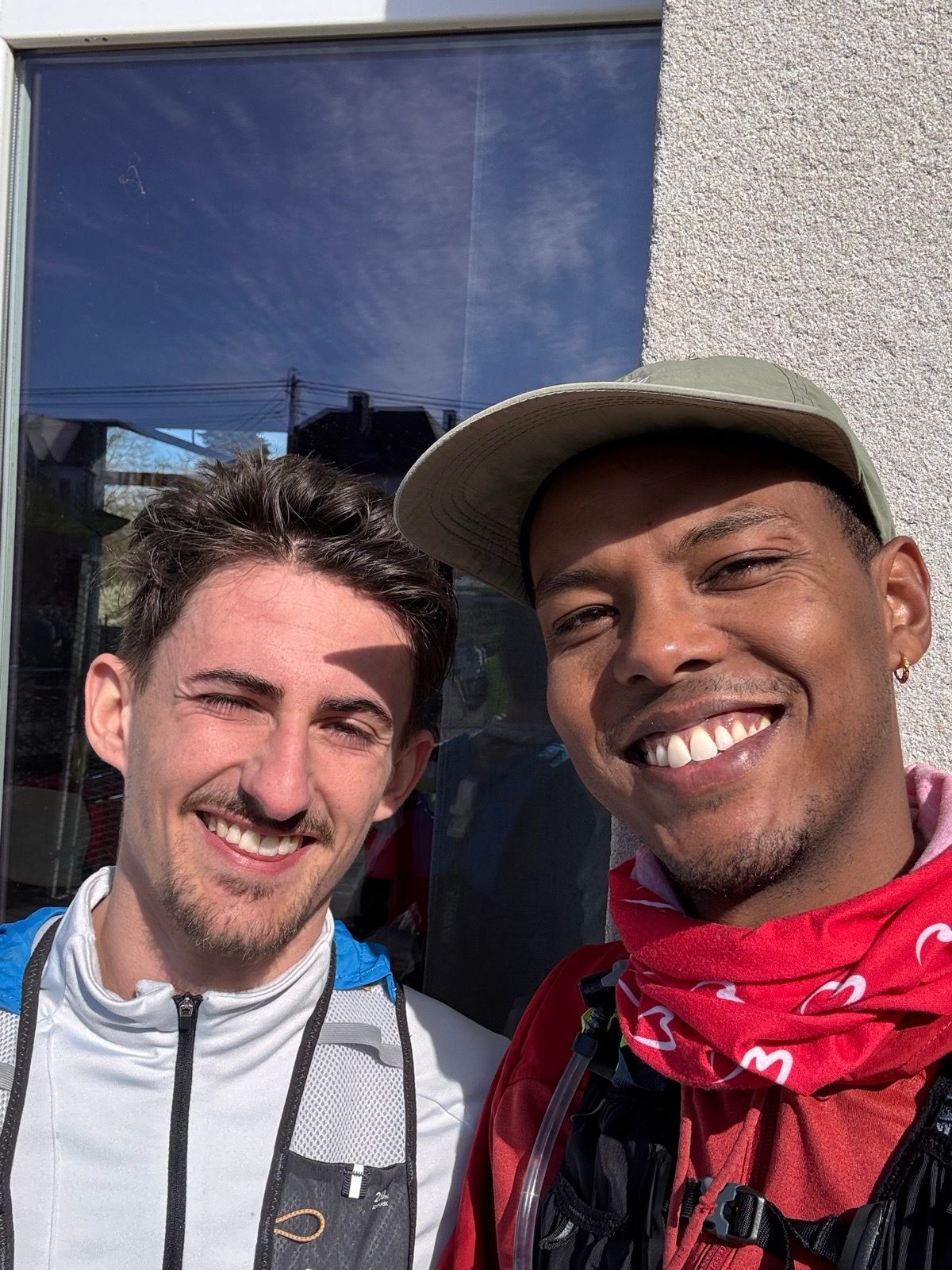 Après mon premier trail, avec un ami